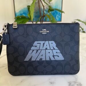Star Wars X Coach Gallery Pouch In Signature Canvas With Motif F88488 Black
